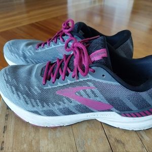 Brooks Ravenna 10 Running Sneaker W10 M8.5